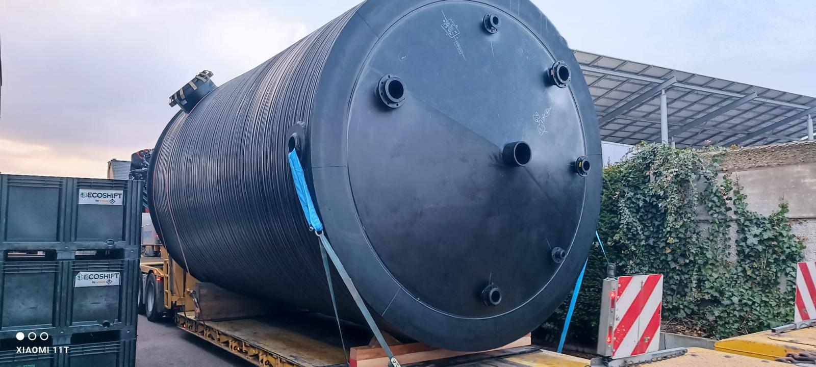 Rezervor industrial mare din plastic